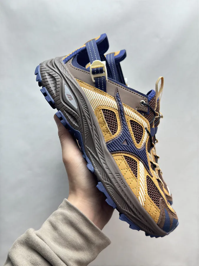 Mizuno Racer Trail SE in Caramel Brown