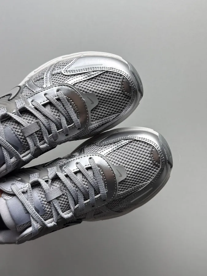V2K Run Grey