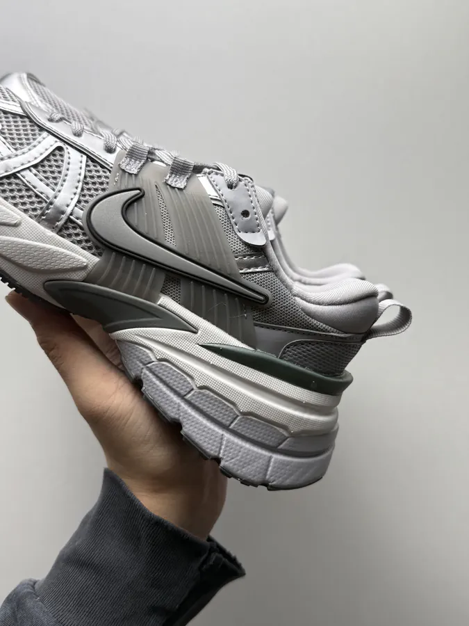 V2K Run Grey