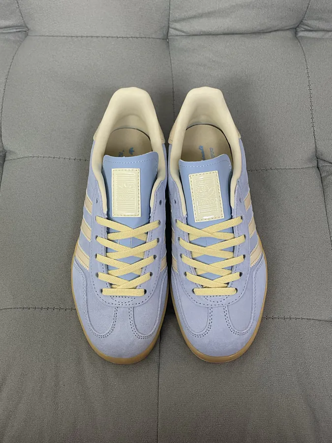 Gazelle Series Bucket Bag in Milk White and Blue