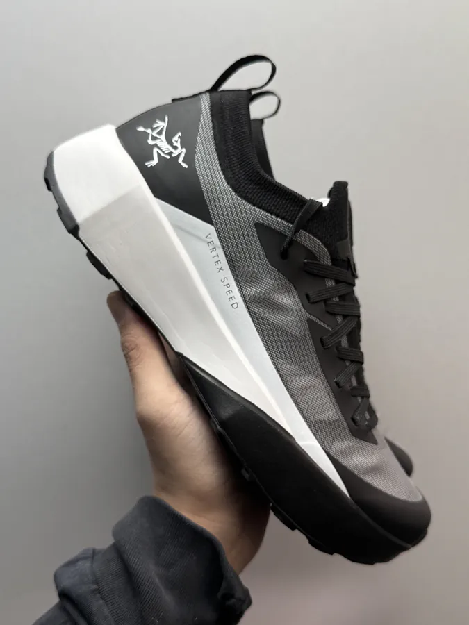 Vertex Speed Black High End Barefoot Shoe