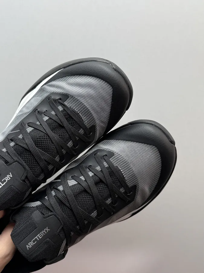 Vertex Speed Black High End Barefoot Shoe