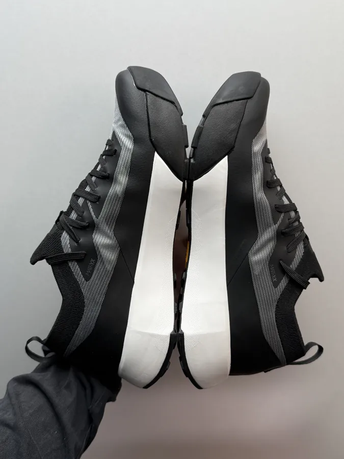 Vertex Speed Black High End Barefoot Shoe