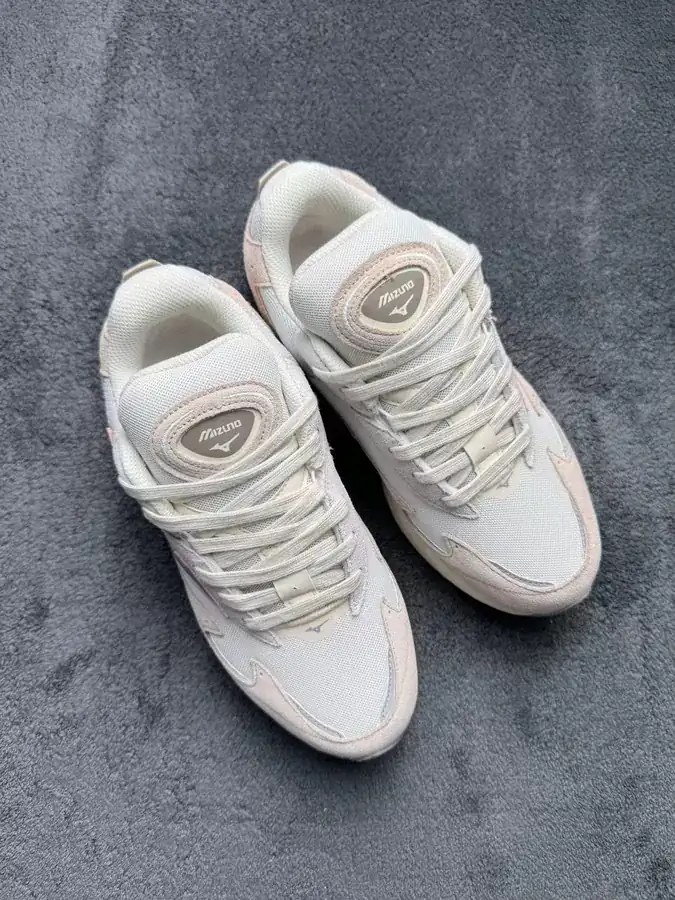 Mizuno Wave Rider Beta Retro Lifestyle Sneaker