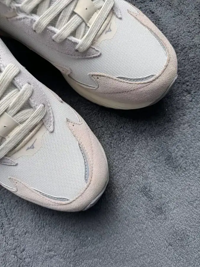 Mizuno Wave Rider Beta Retro Lifestyle Sneaker