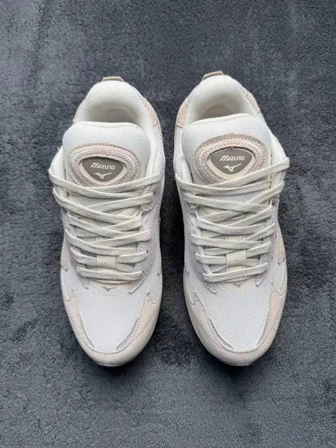 Mizuno Wave Rider Beta Retro Lifestyle Sneaker
