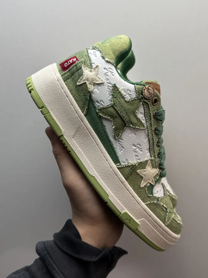 KAALIXTO Avocado Green Starry Sneakers