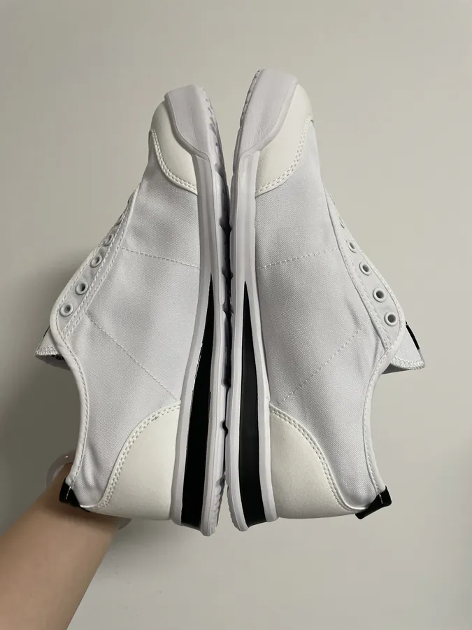 CON One Piece Sneaker