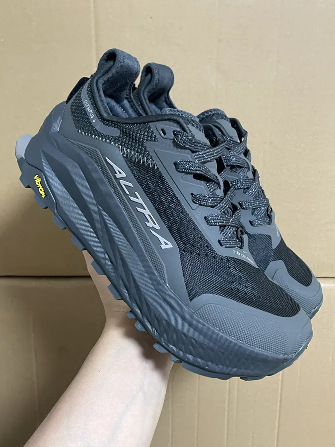 Altra Olympus 6 Comfortable and Versatile Low Top Trail Running Shoes