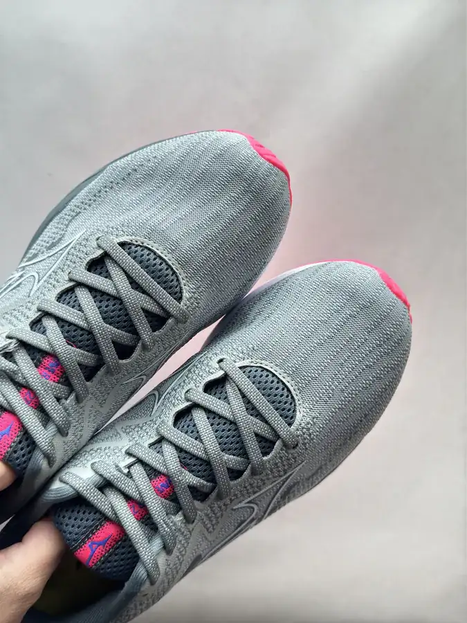Mizuno Wave Rider 27 Grey
