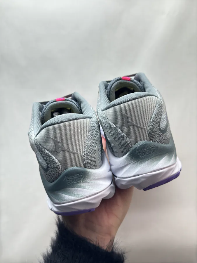 Mizuno Wave Rider 27 Grey