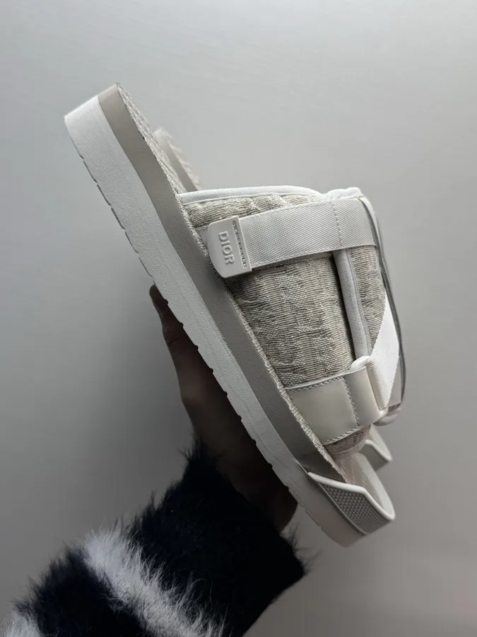 Aha White Bucket Bag