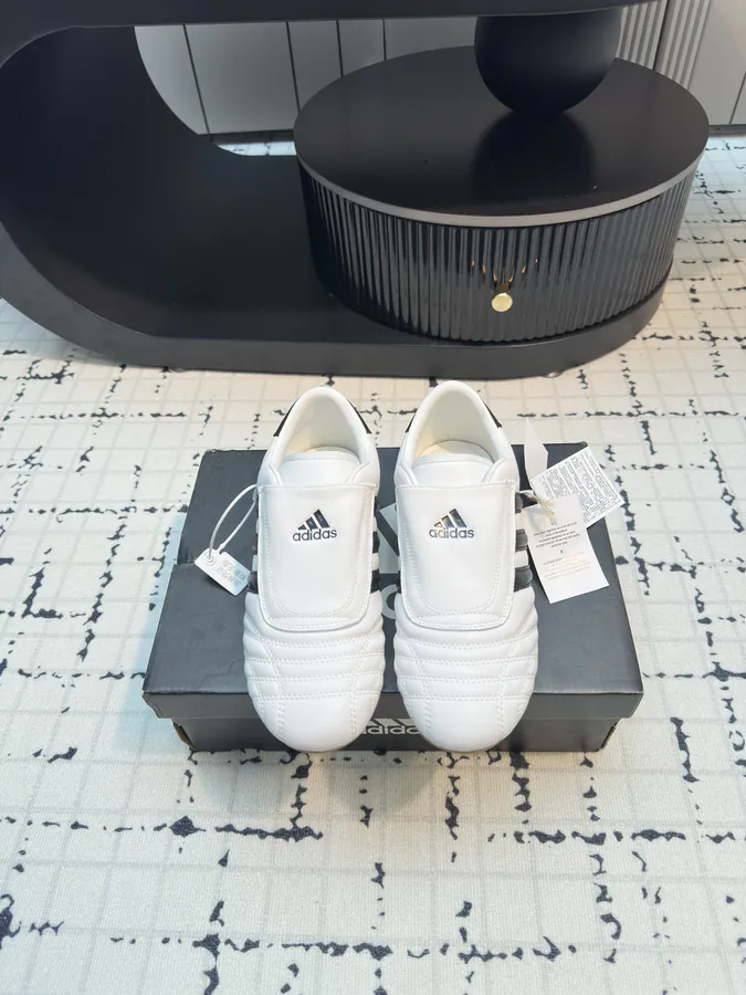 Jennie's Taekwondo Training Shoes Retro Sport Style