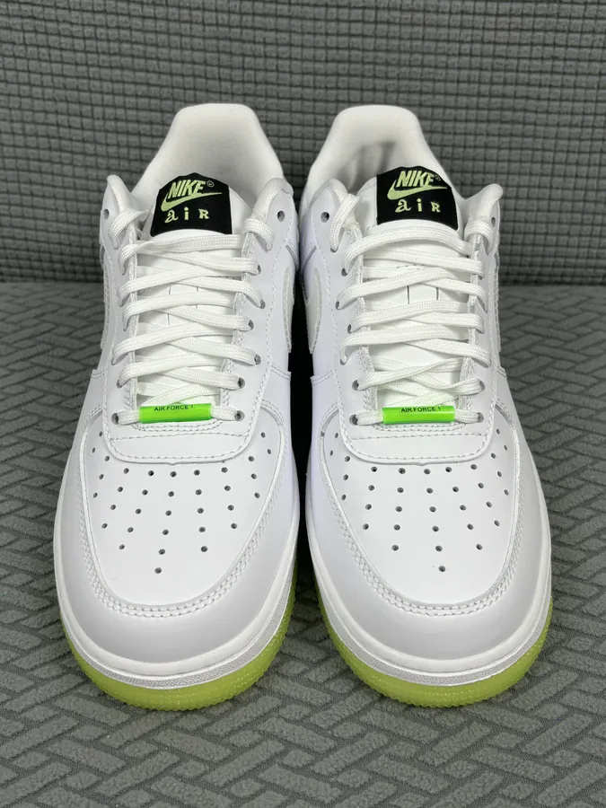 Nike Air Force 1 Low Classic Style, White and Green Color