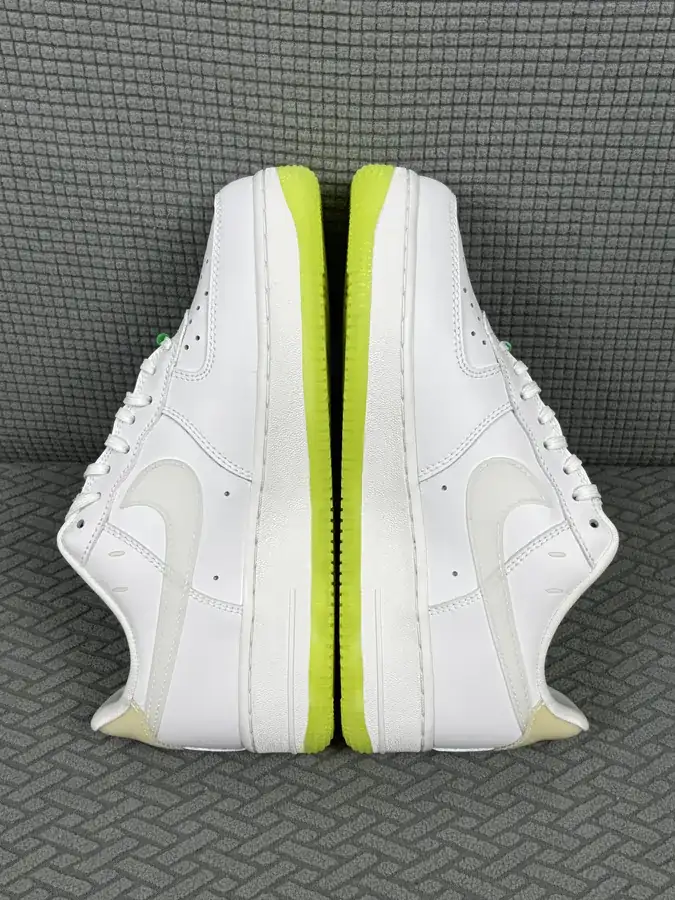 Nike Air Force 1 Low Classic Style, White and Green Color