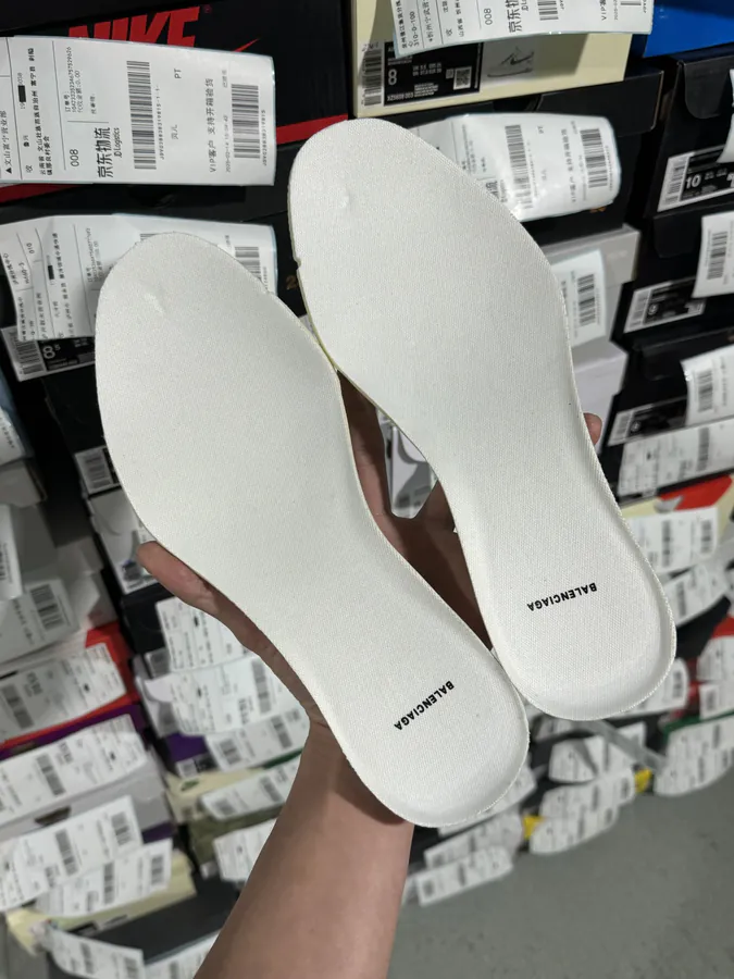 Monday Leather Low Top Casual Shoes for Women