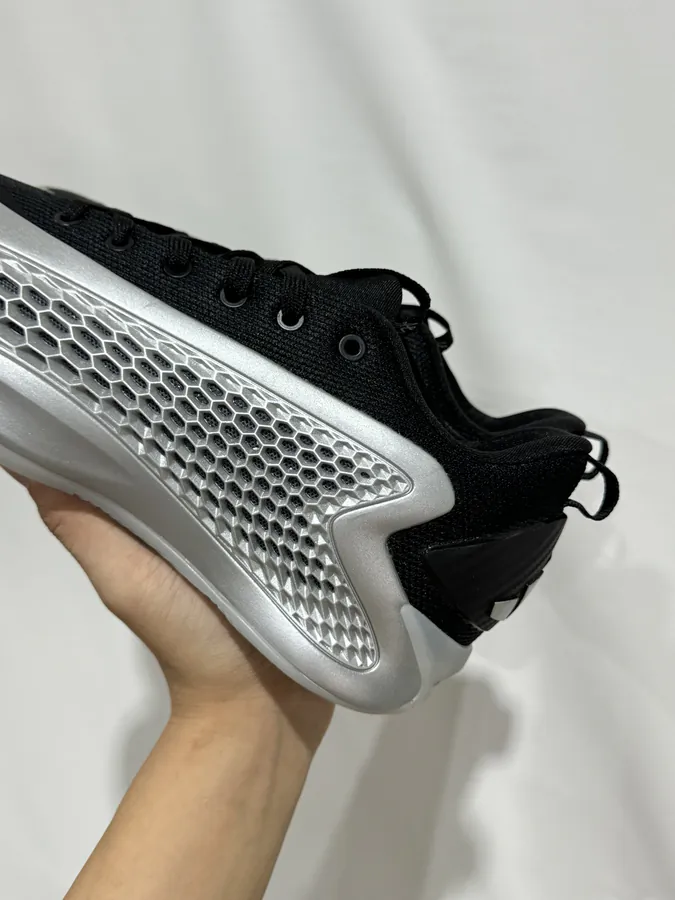 AE1 'Hua Zi Yi Dai' Mid Court Basketball Shoes