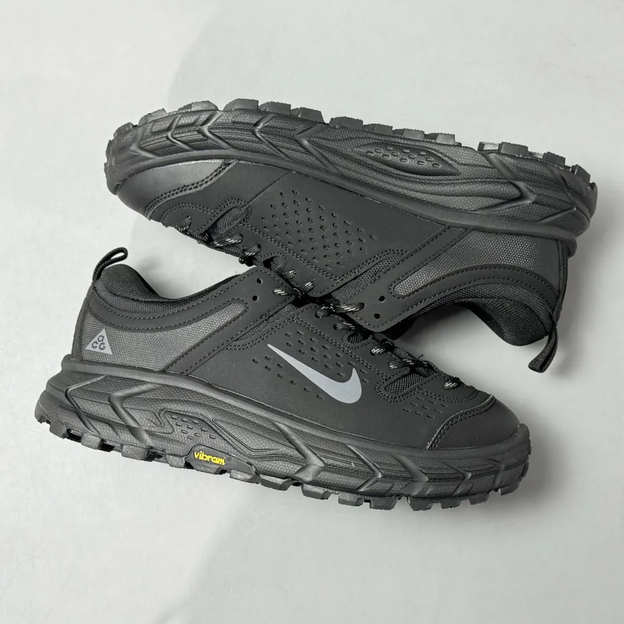 ACG Mountain Fly 2 Low Comfortable Outdoor Sneaker