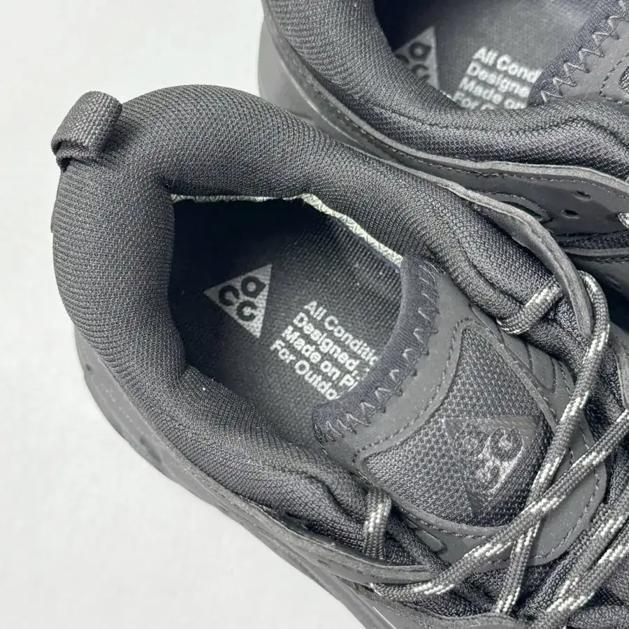 ACG Mountain Fly 2 Low Comfortable Outdoor Sneaker