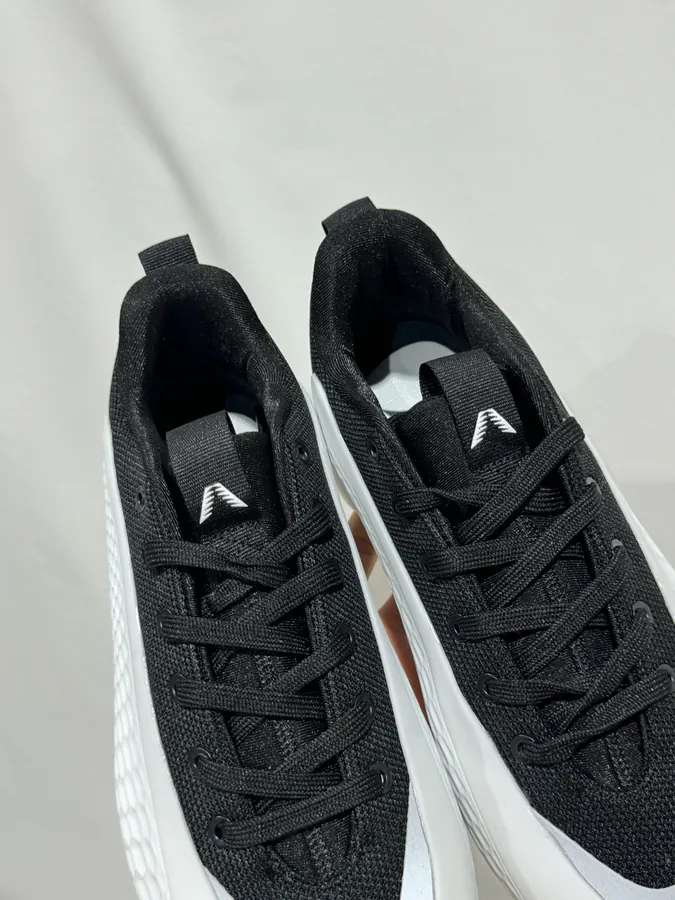 AE1 Basketball Shoes with 'Hua Zi Yi Dai' Design