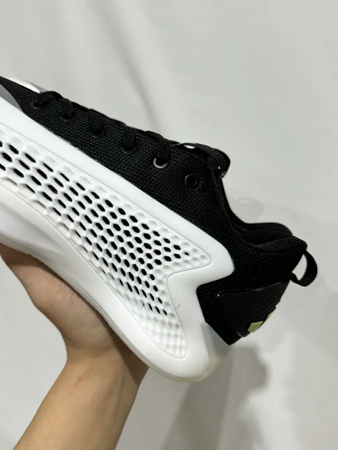 AE1 Basketball Shoes with 'Hua Zi Yi Dai' Design
