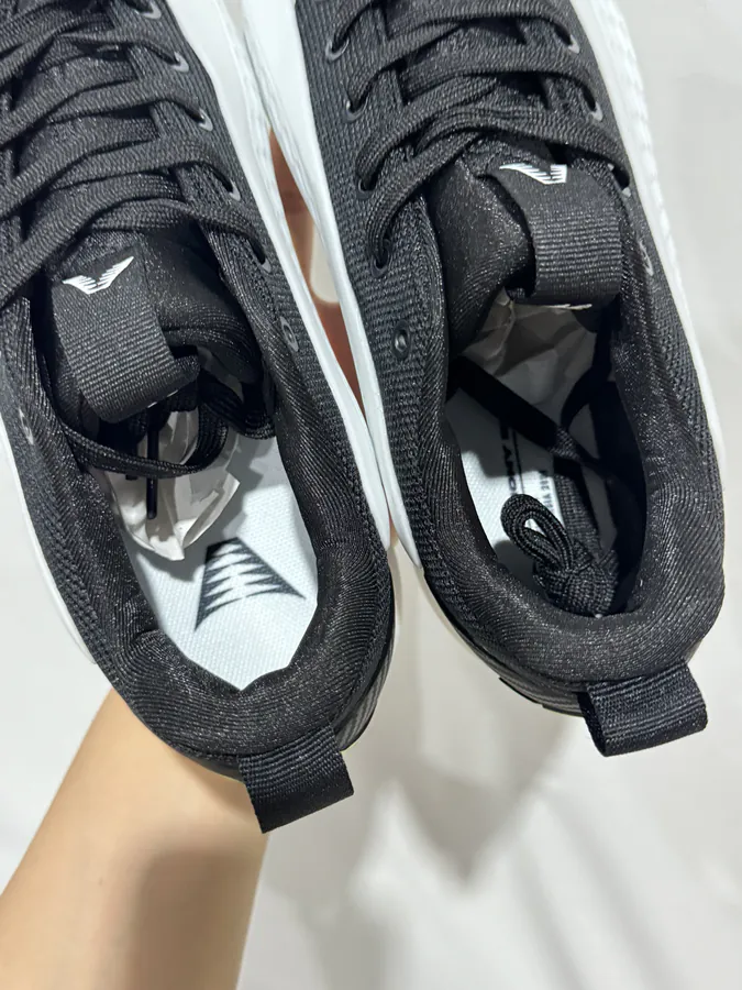 AE1 Basketball Shoes with 'Hua Zi Yi Dai' Design
