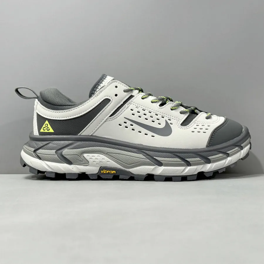 ACG Mountain Fly 2 Low Comfortable Outdoor Sneaker