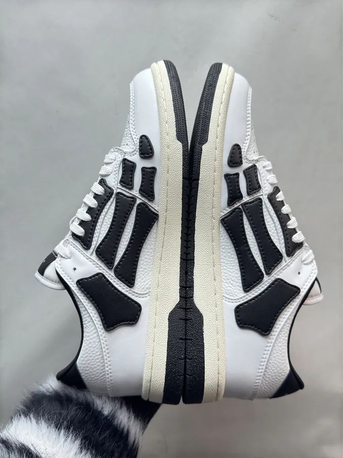 AMIRI Skel Top Low in White and Black
