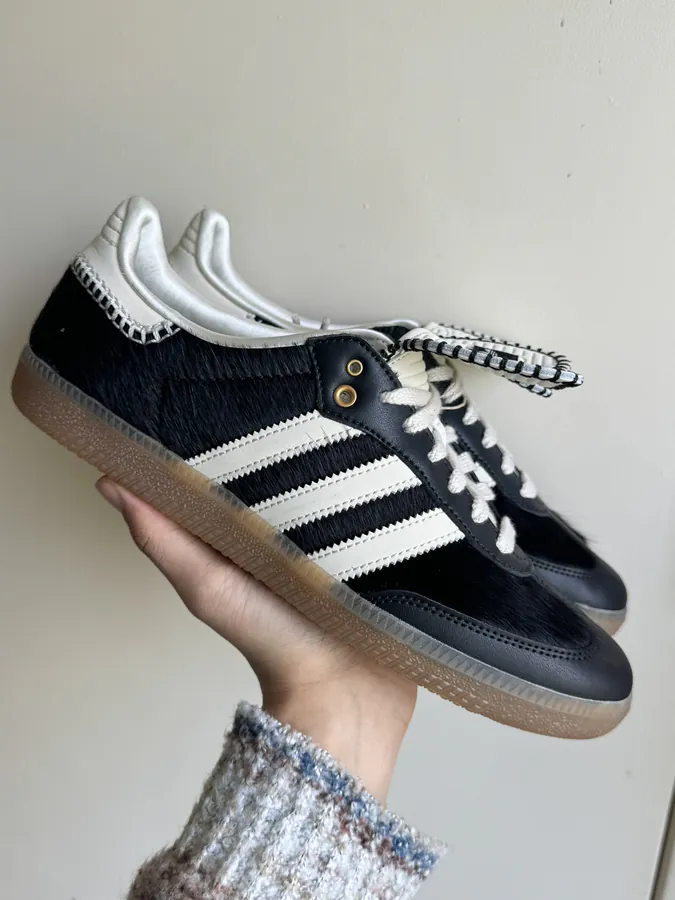 Wales xSamba Black