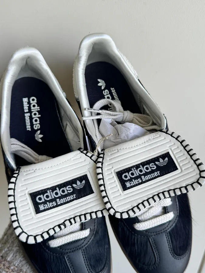 Wales xSamba Black
