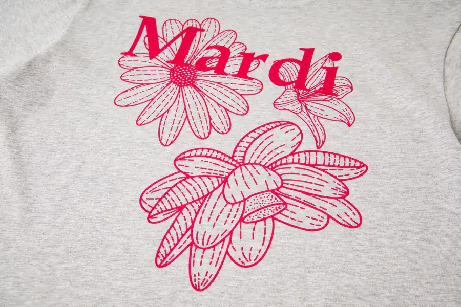Mardi Mercredi Three Flowers Short Sleeve T shirt