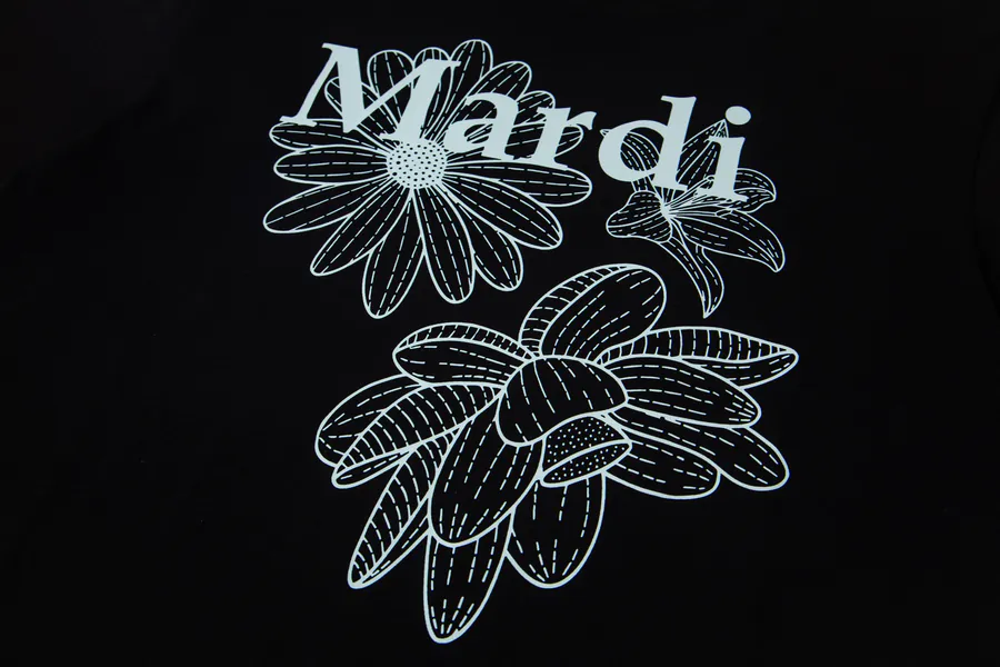 Mardi Mercredi Three Flowers Short Sleeve T Shirt