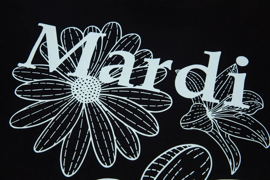 Mardi Mercredi Three Flowers Short Sleeve T Shirt