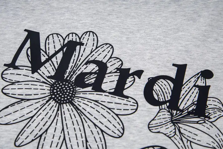Mardi Mercredi Three Flowers Short Sleeve T Shirt