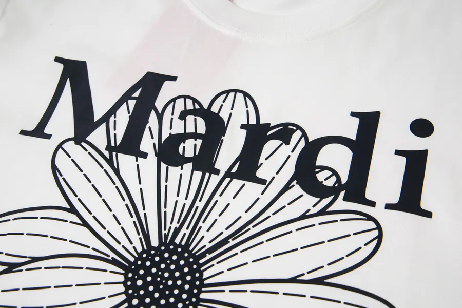 Mardi Mercredi Classic Daisy Print Round Neck Short Sleeve T Shirt