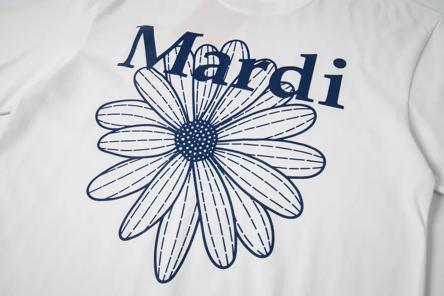 Mardi Mercredi Classic Daisy Print Round Neck Short Sleeve T Shirt
