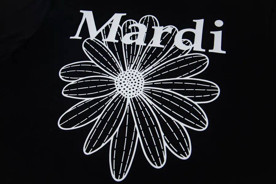 Mardi Mercredi Classic Daisy Print Round Neck Short Sleeve T Shirt