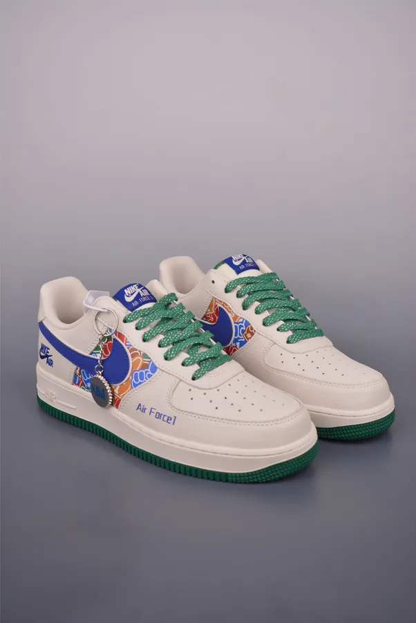 Nike Air Force 1 Low in Mint Green