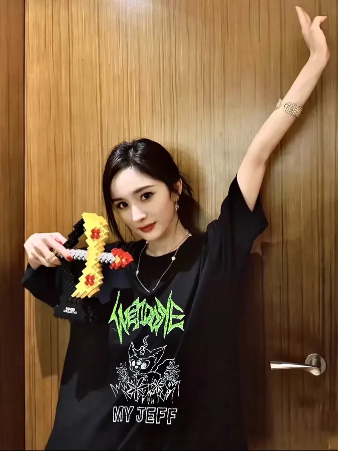 WE11DONE 25ss New Monster Sketch Print T Shirt