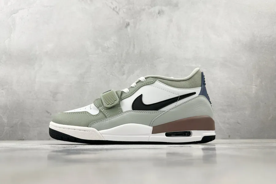Jordan Legacy 312 Low in White and Green