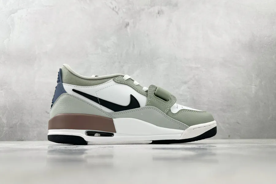 Jordan Legacy 312 Low in White and Green