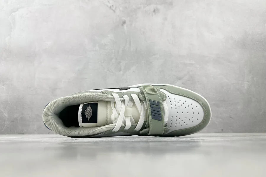 Jordan Legacy 312 Low in White and Green