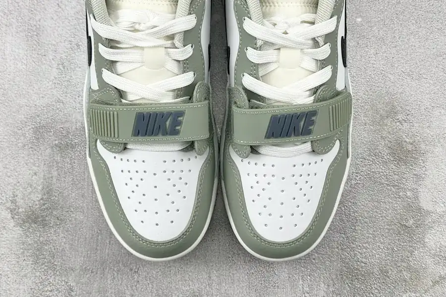 Jordan Legacy 312 Low in White and Green