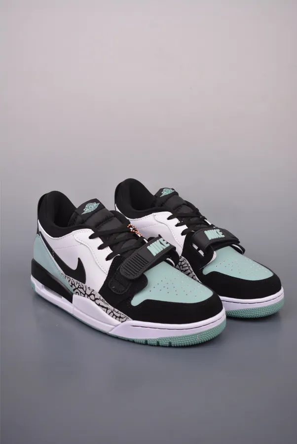 Air Legacy 312 Classic Colorway