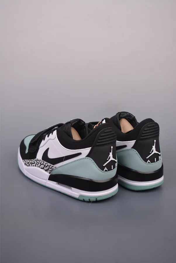Air Legacy 312 Classic Colorway