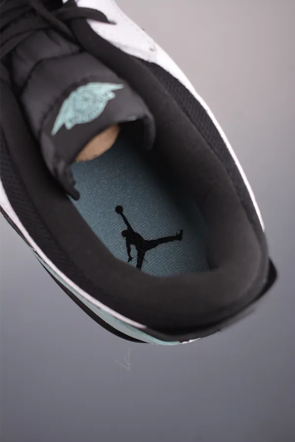 Air Legacy 312 Classic Colorway