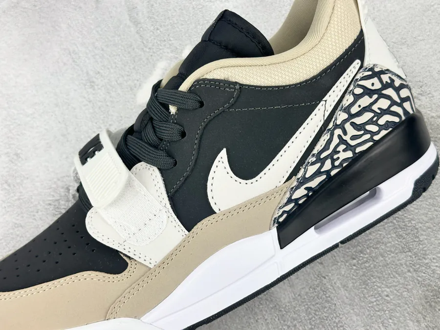 Jordan Legacy 312 LOW Black and White