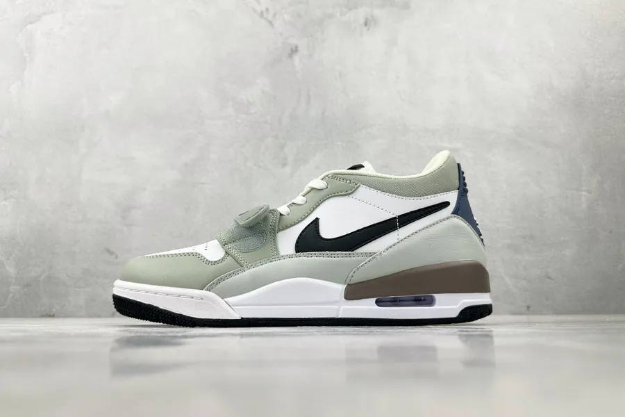 Jordan Legacy 312 Low in White and Green