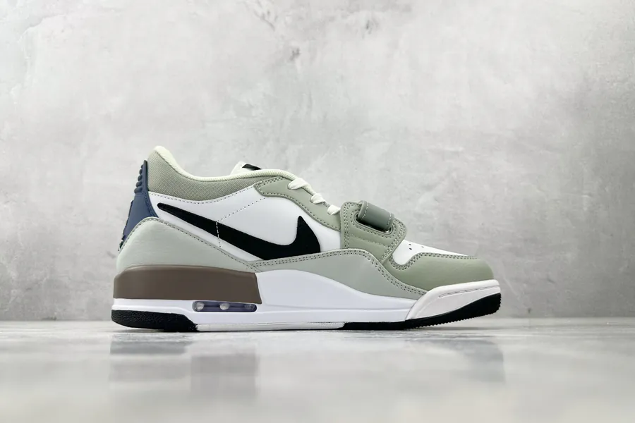 Jordan Legacy 312 Low in White and Green