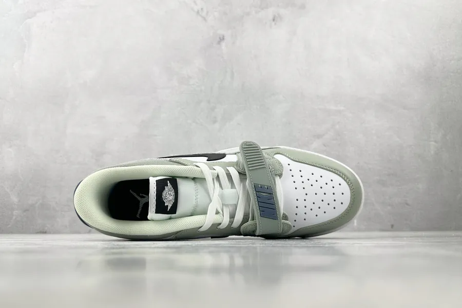 Jordan Legacy 312 Low in White and Green